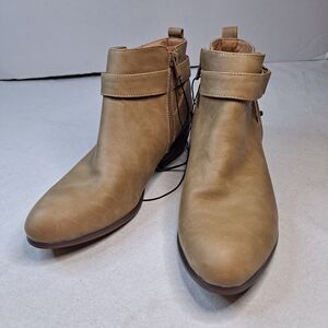 Union Bay Tilly Booties Womens 7M Tan Studded Side Zip Block Heel Faux Leather